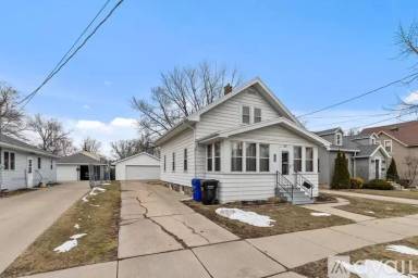 Main picture of 1020 W Winnebago St