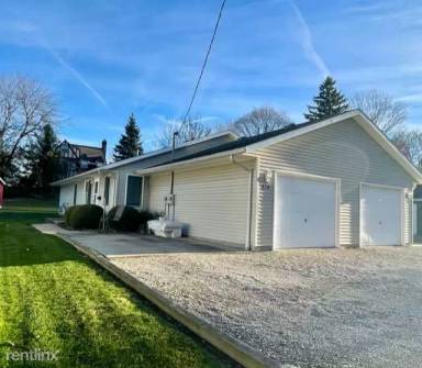 Main picture of 832 Ellis Ave