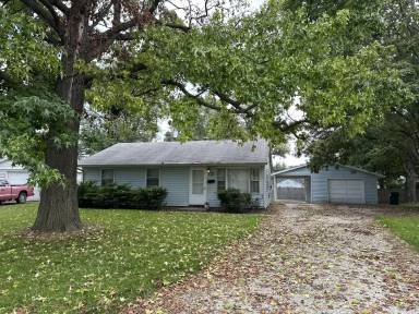 Main picture of 1405 Holly Hill Dr