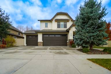 Main picture of 2303 E Fratello St