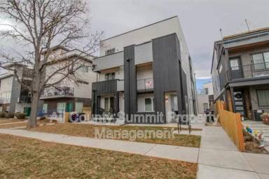 Main picture of 1571 King St