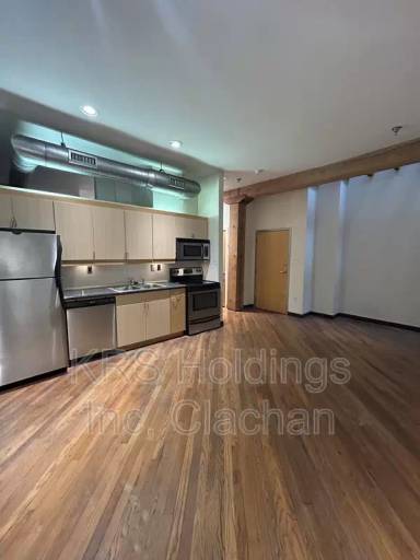 Main picture of 1318 W Broad St