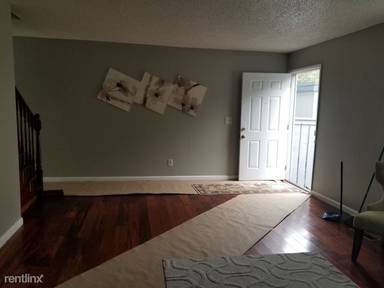 Main picture of 2109 S Kent Des Moines Rd