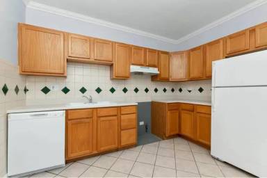 Main picture of 7215 S Yates Blvd