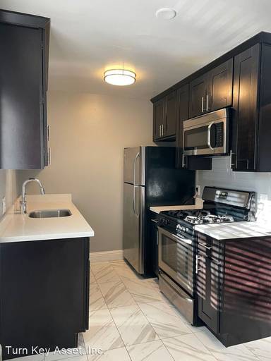 Main picture of 470 N 3rd St