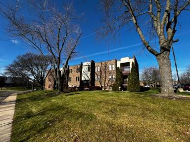 Main picture of 2275 Country Club Dr