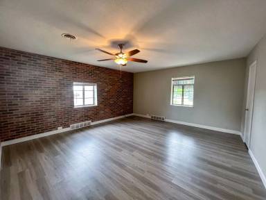 Main picture of 905 16th St