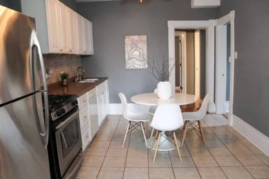 Main picture of 1512 N Maplewood Ave