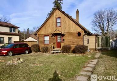 Main picture of 153 King St W