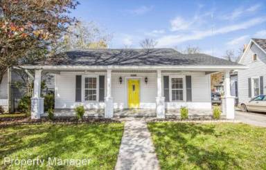 Main picture of 319 E Burwell Ave