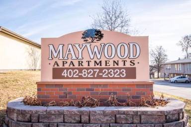Main picture of 5402 S 77th St