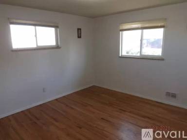 Main picture of 3285 Revere St