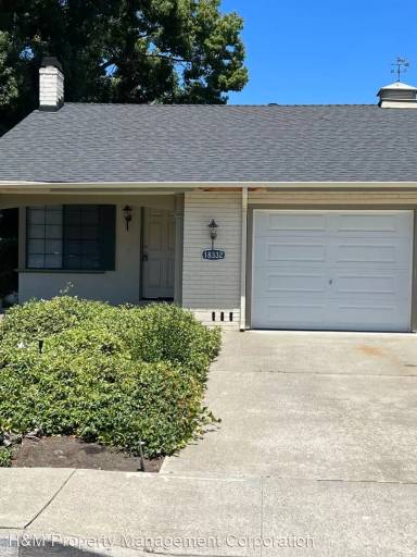 Main picture of 18332 Shadowbrook Way