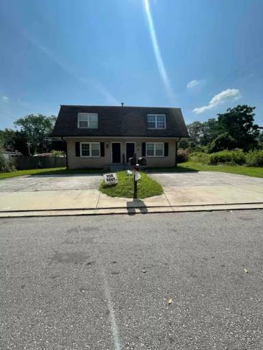 Main picture of 1717 River St NE