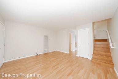 Main picture of 1118 E 6th St