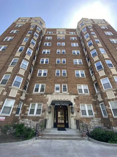 Main picture of 311 Emanuel Cleaver II Boulevard - 804
