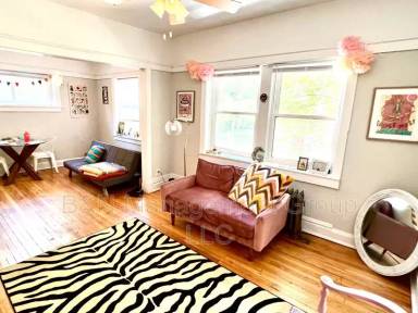 Main picture of 1051-67 W Dakin Apartments