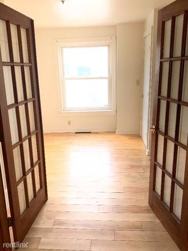 Main picture of 154 N Seminary St