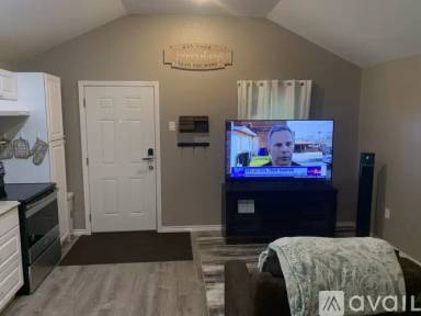 Main picture of 3670 Wren St