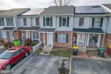 Main picture of 24 E Perpen Ct