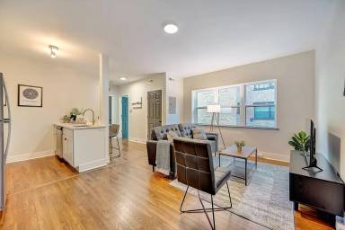 Main picture of 2624 Victory Pkwy