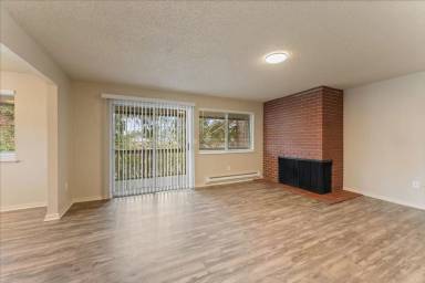 Main picture of 112 Regents Blvd