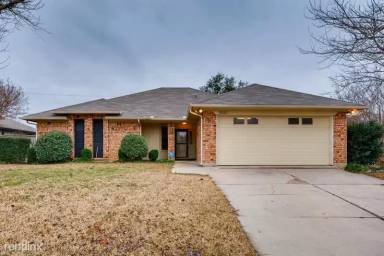 Main picture of 1111 Chapel Hill Dr