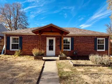 Main picture of 3647 N Adams St
