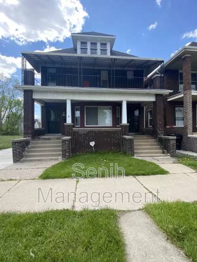 Main picture of 1495 W Grand Blvd