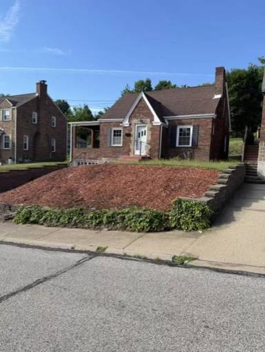 Main picture of 222 Wainwright Ave