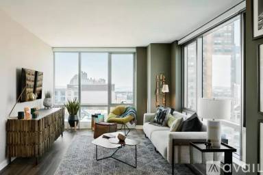 Main picture of 33 Christopher Columbus Dr