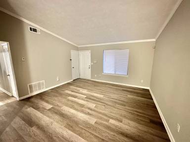 Main picture of 9251 Woodhill Ln
