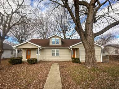 Main picture of 824 Walnut St