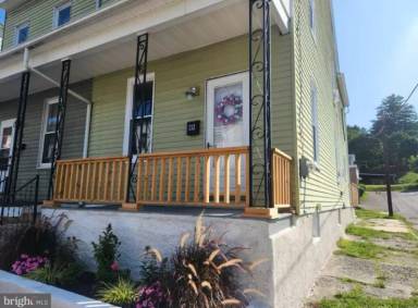 Main picture of 732 Water St