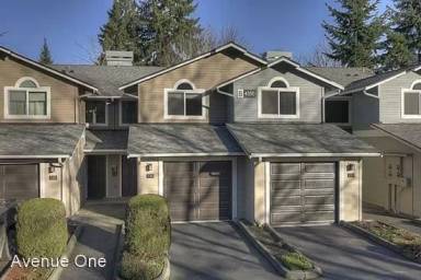 Main picture of 4350 W Lake Sammamish Pkwy SE