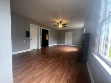 Main picture of 1242 Logan Ave NW