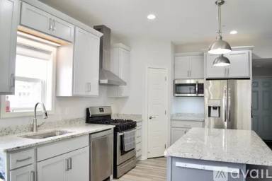 Main picture of 12901 Penn Ave S