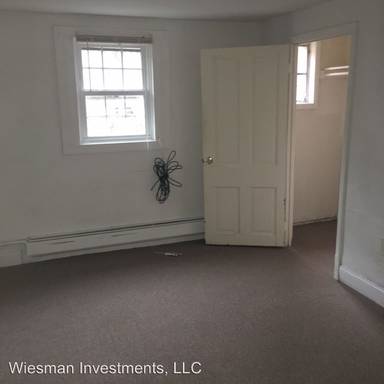 Main picture of 15 N Royal St