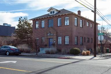 Main picture of 1050 W 2nd St