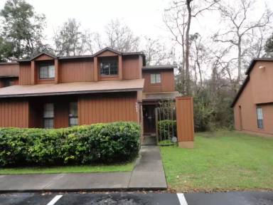 Main picture of 5841 SW 8th Pl