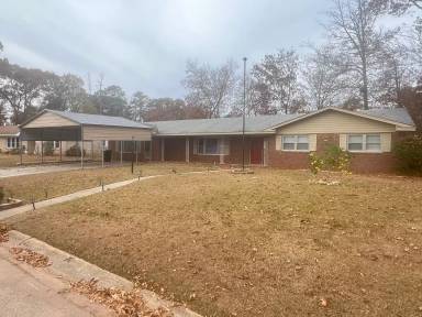 Main picture of 409 Forest Lake Dr