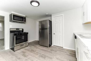 Main picture of 106 1st Ave