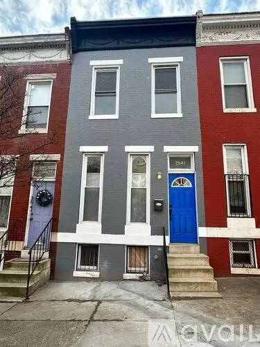 Main picture of 2541 W Baltimore St