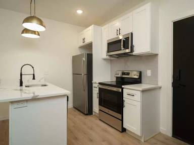 Main picture of 2733 N Front St