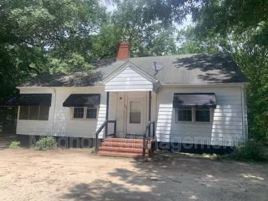 Main picture of 106 Snipes St
