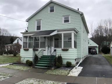 Main picture of 13 Pine St
