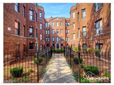 Main picture of 7600 S Essex Ave