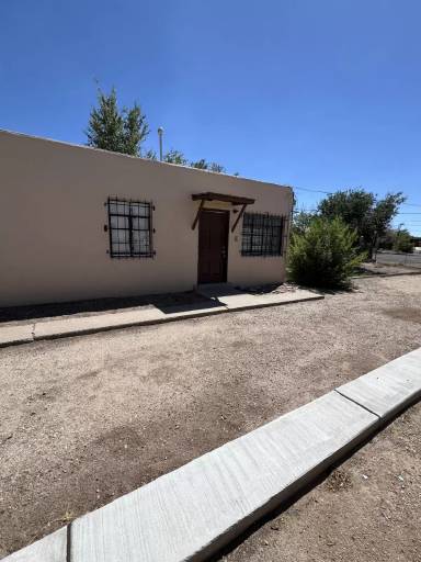 Main picture of 525 Cedar St SE