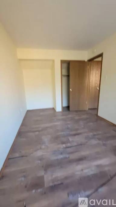 Main picture of 518 Wales Ct