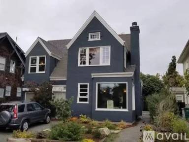 Main picture of 388 61st St
